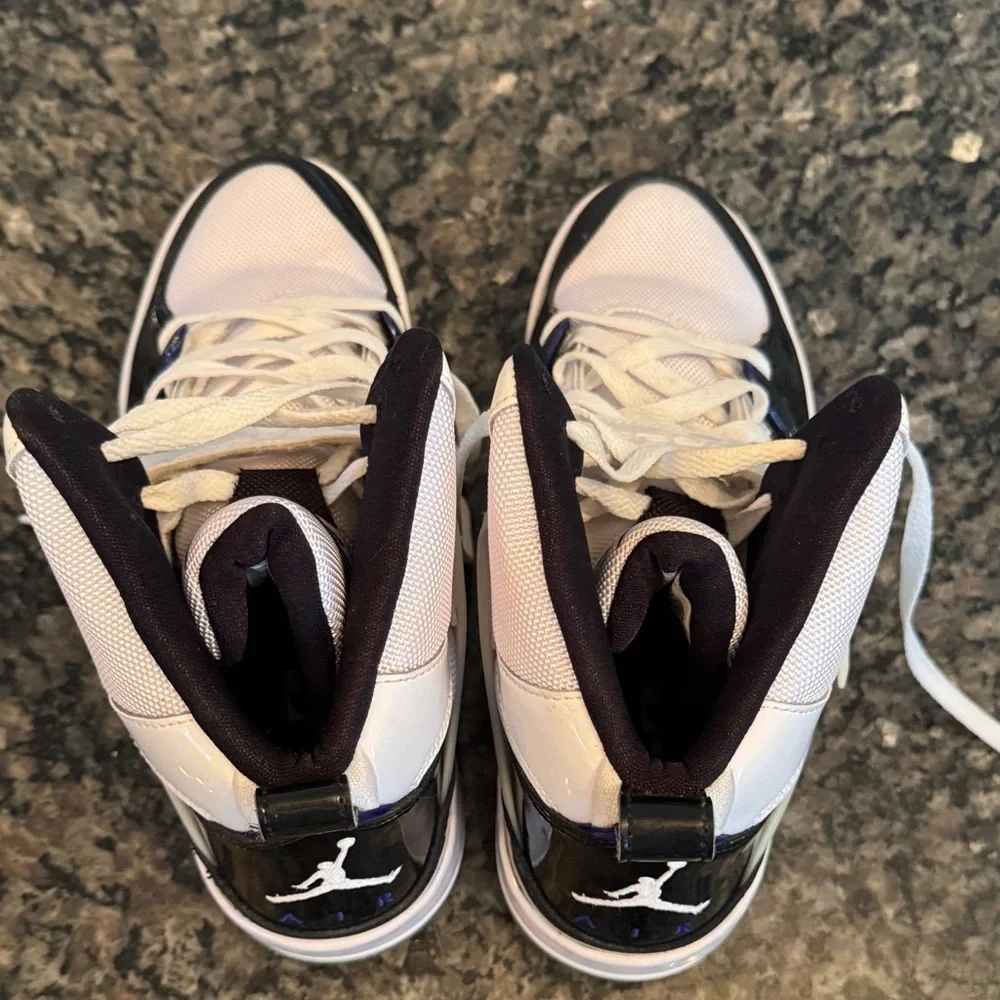 Jordan Men’s Black and White High-Top flight 45 Sneakers 8